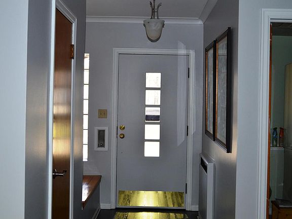 4th image of 719 Valley St