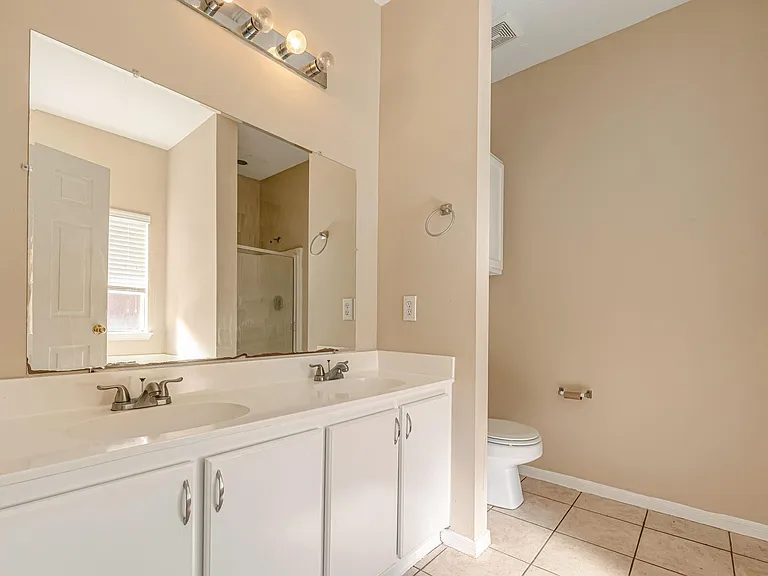 914 Chapwood Ct — Photo 9