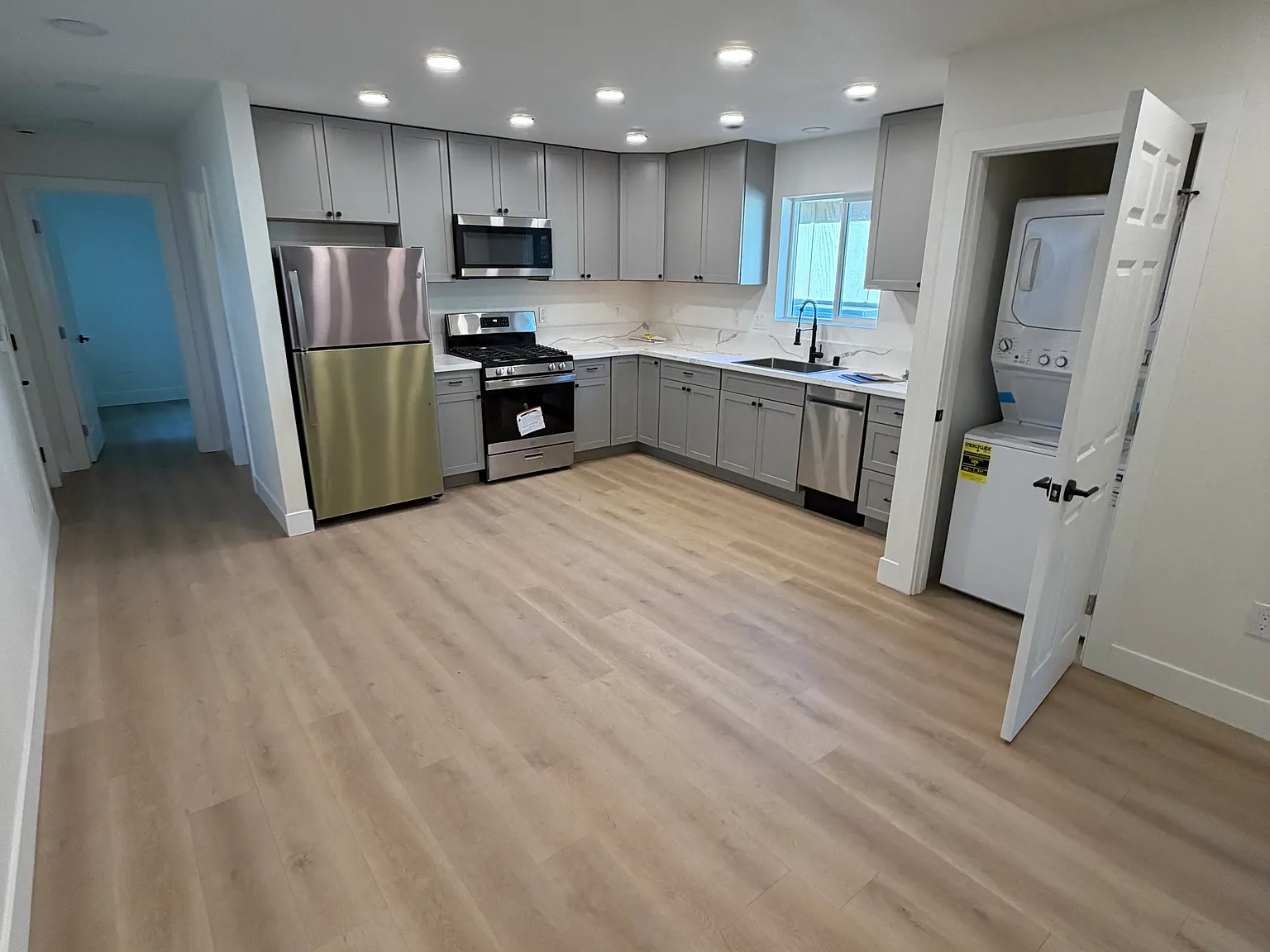 2 bed, 704 sqft, $1,650 — Photo 1