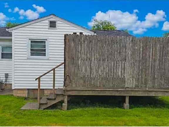 3rd image of 107 Winger Ave