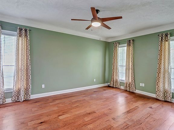 5th image of 100 N Fairview Dr