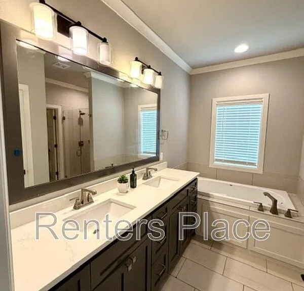 803 E Delmar Pl — Photo 16