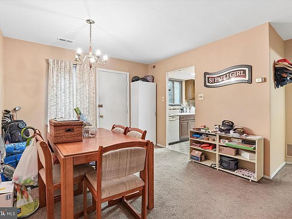 5th image of 4662 Canterbury Ct