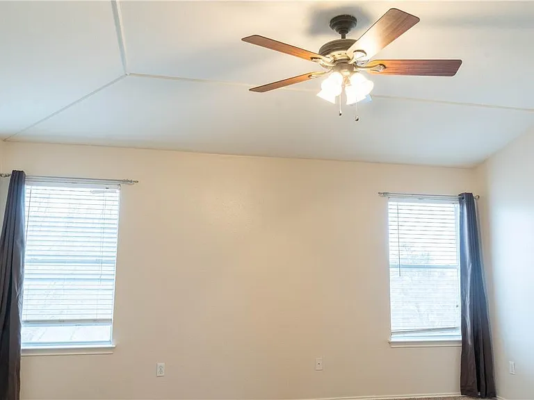1608 Diana Dr — Photo 15