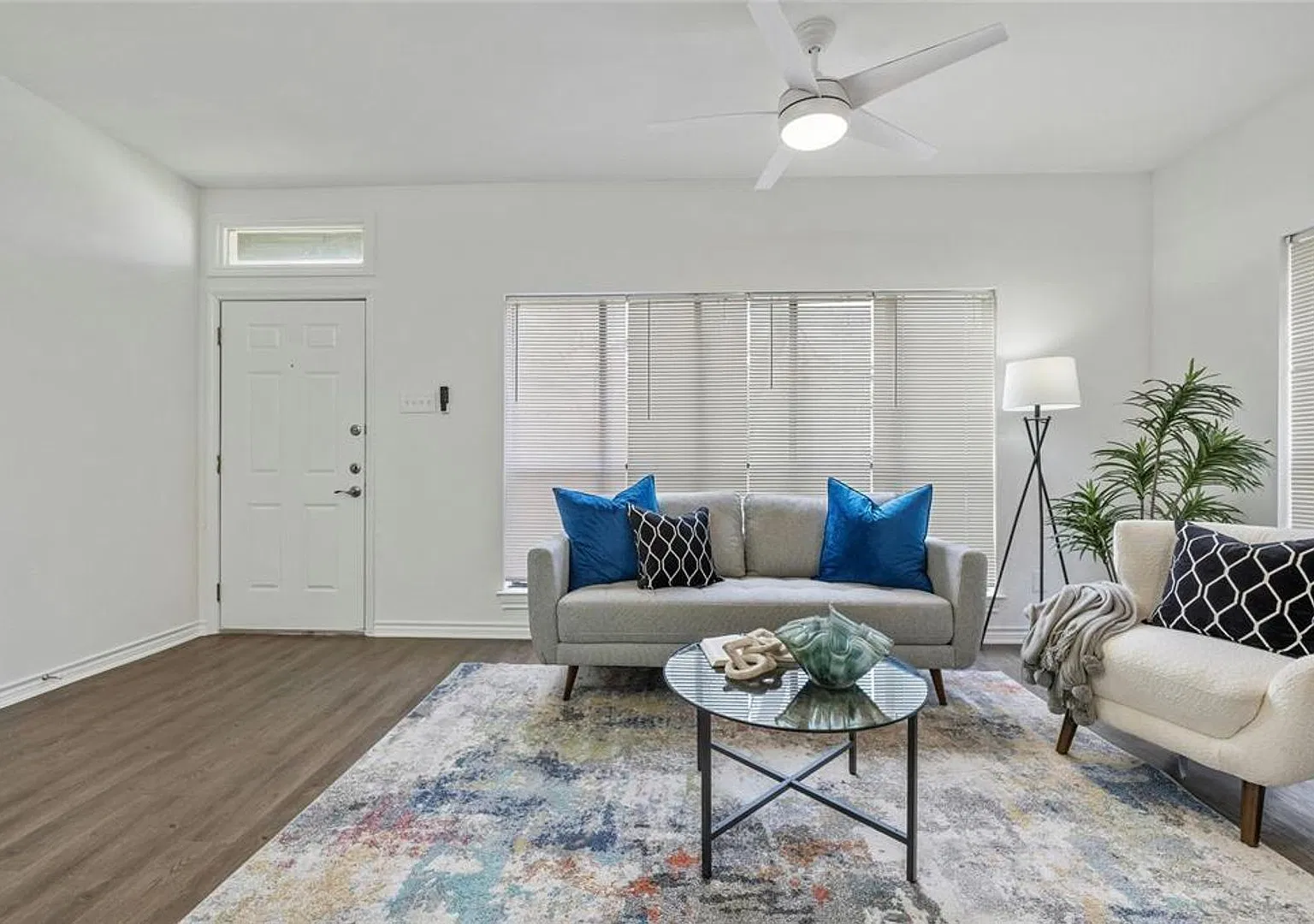 Savannah Condos #101 — Photo 4