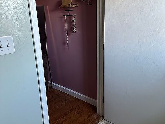 Master bath to closet