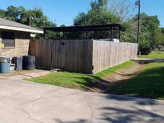 4th image of 1300 Poinciana Ave
