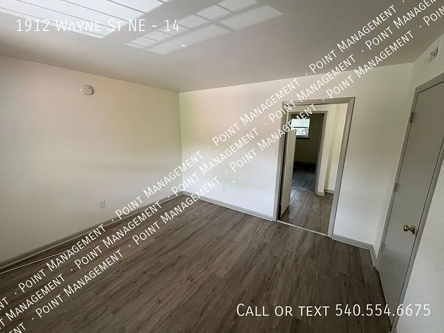 Cozy Top-Floor 1 Bedroom Apartment Water Included! — Photo 3