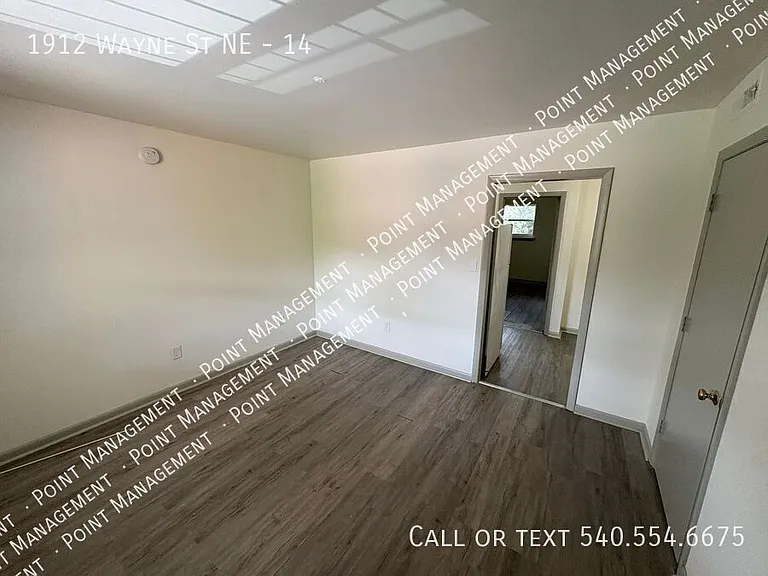 1912 Wayne St NE #14 — Photo 2