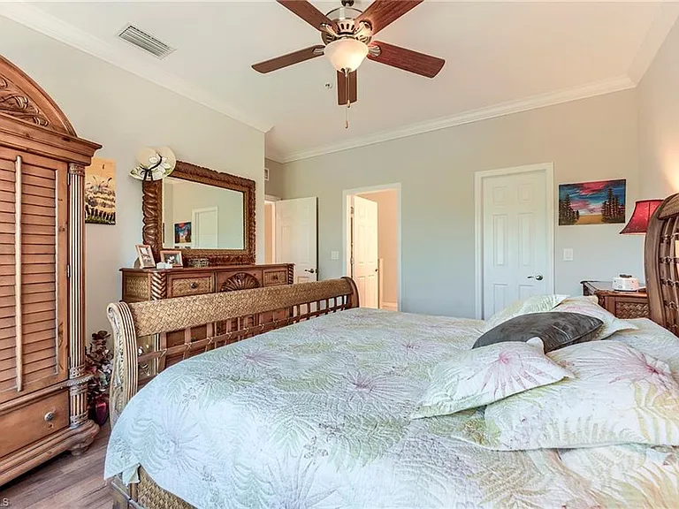 8510 Violeta St #201 — Photo 11