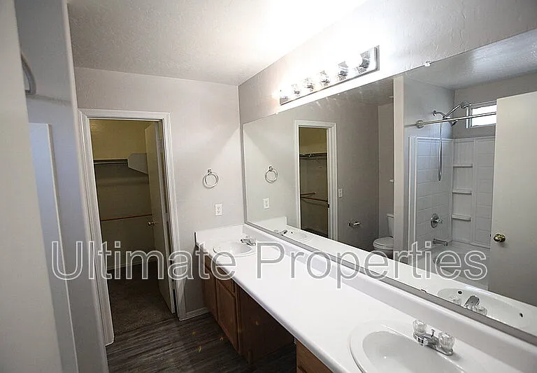 6132 N Florence Ave — Photo 22