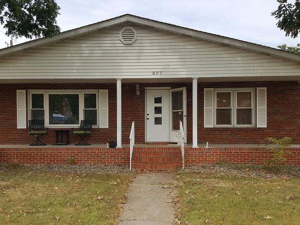 1st image of 807 Halloran Ave