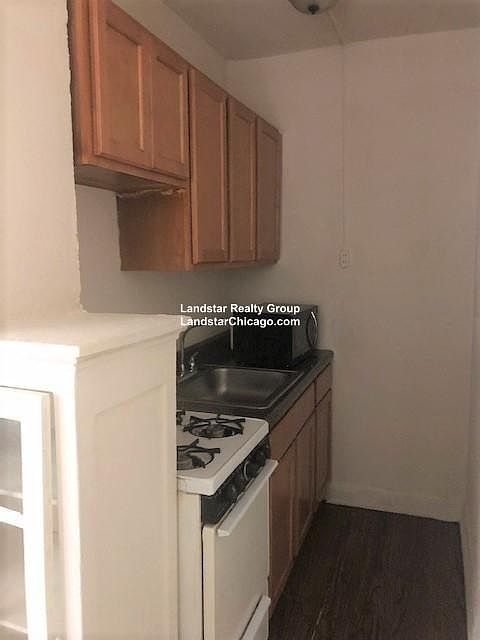 1st image of 6818 N Wayne Ave