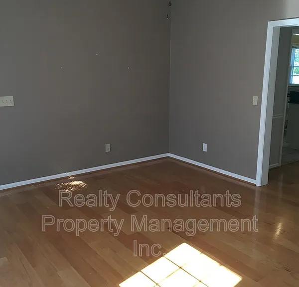 3310 Mill Spring Ct — Photo 8