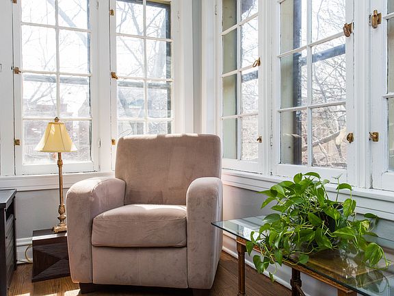 3rd image of 1346 W Granville Ave #3W
