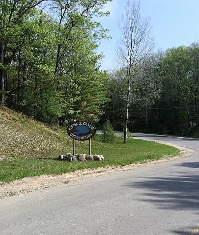 1st image of Ess Lake Dr