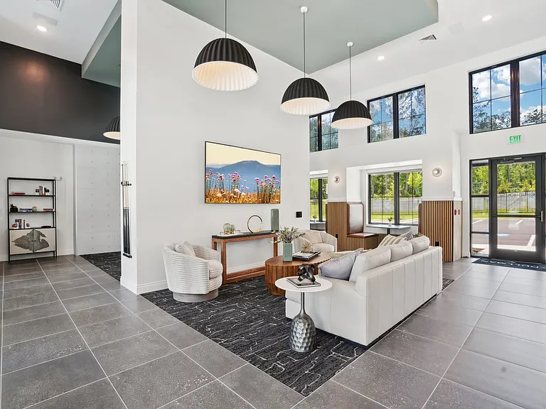 The Pullman Luxury Apartments — Photo 20