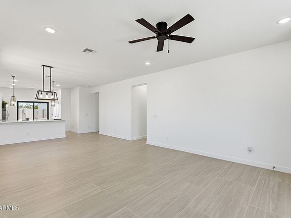 5th image of 392 W LINCOLN Avenue