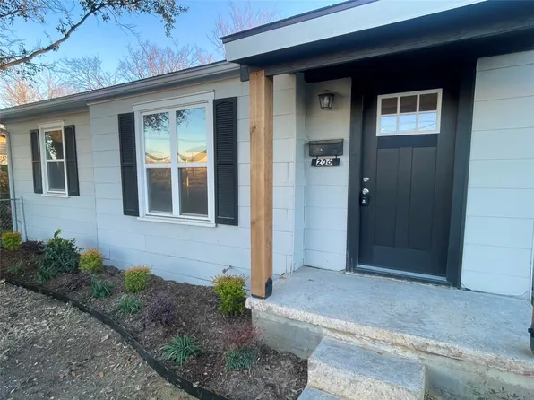 206 E 4th St, Kaufman, TX 75142