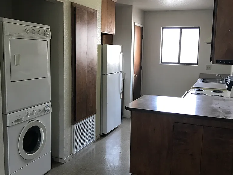 632 Walnut St #3 — Photo 1
