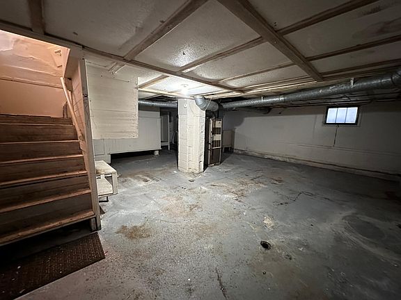 4th image of 710 S Grand St