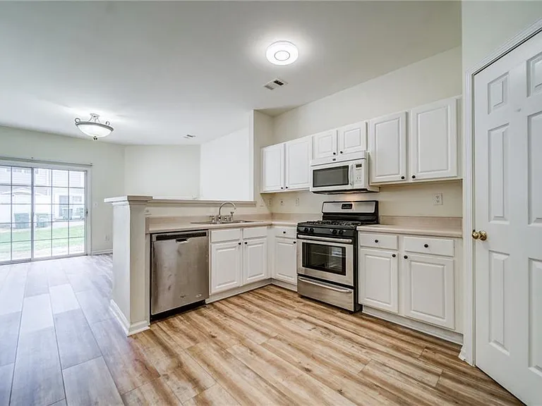 3285 Hidden Cove Cir — Photo 13