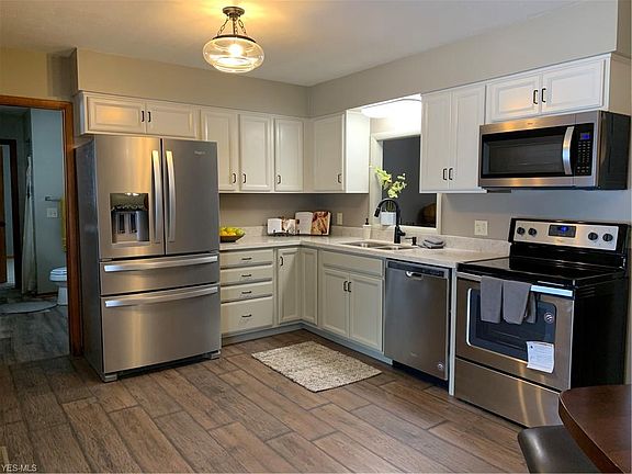 2nd image of 1357 Birchview Dr