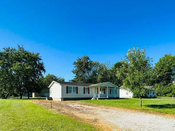 1323 W Kenwood Dr, Austin, IN 47102