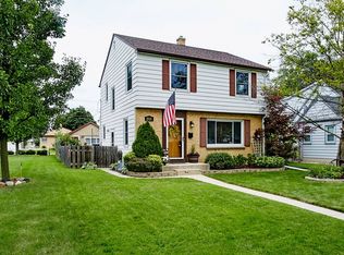 9626 W Metcalf Pl, Milwaukee, WI 53222