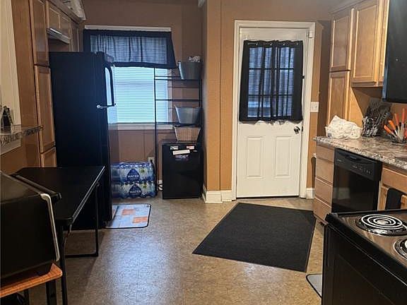 5th image of 4228 Burnham Ave
