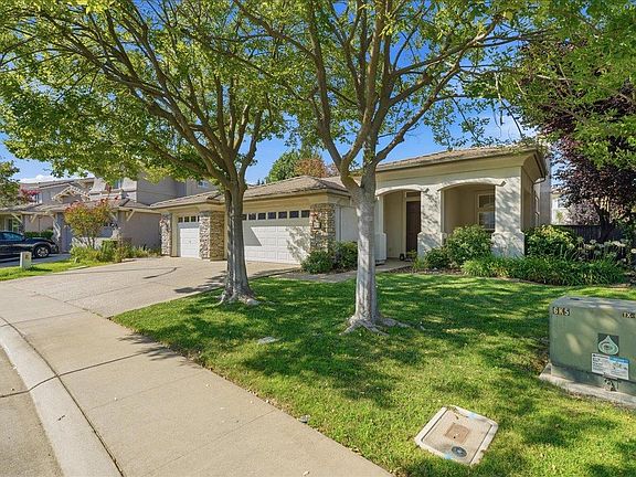 2nd image of 11833 Stone Hollow Way