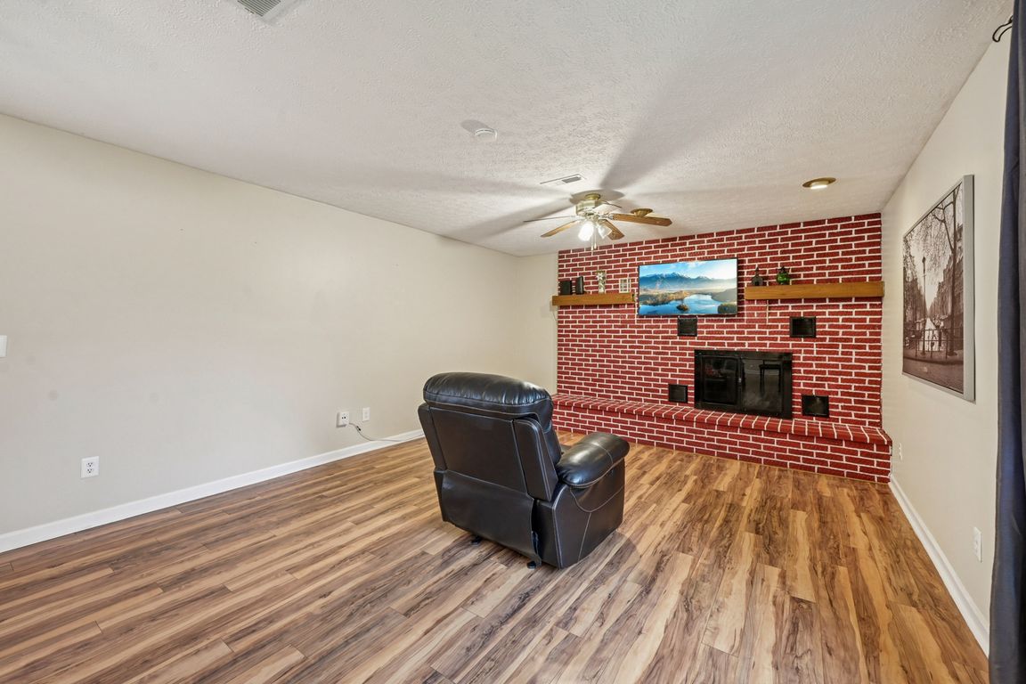 next background image