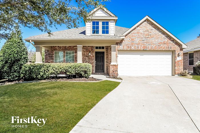 1st image of 324 Highland Fairway Ln