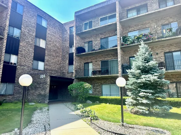 701 W Huntington Commons Rd APT 409, Mount Prospect, IL 60056