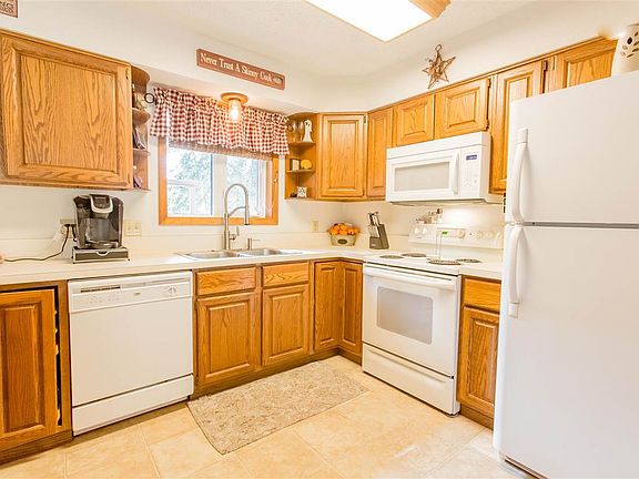 3rd image of 2539 Lucinda Ct