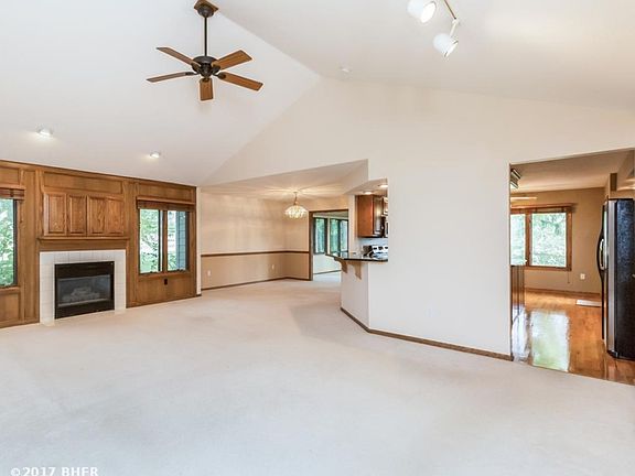 4th image of 3475 Parkhaven Dr
