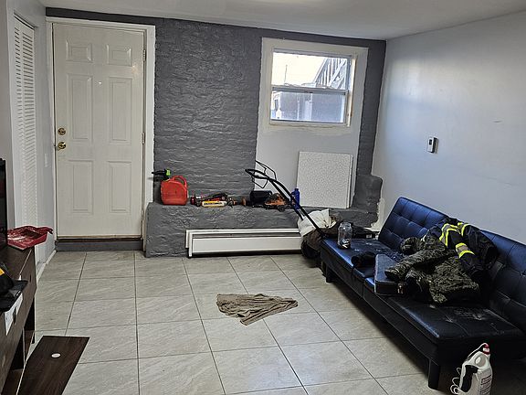 3rd image of 1B Essex St