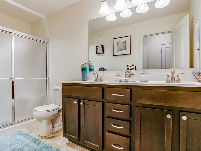 Comes with Shower doors