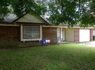 704 E Plum St, Angleton, TX 77515