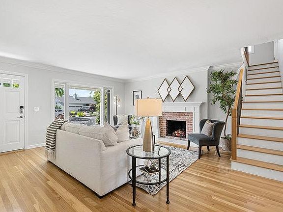 5th image of 2454 Oregon Ave