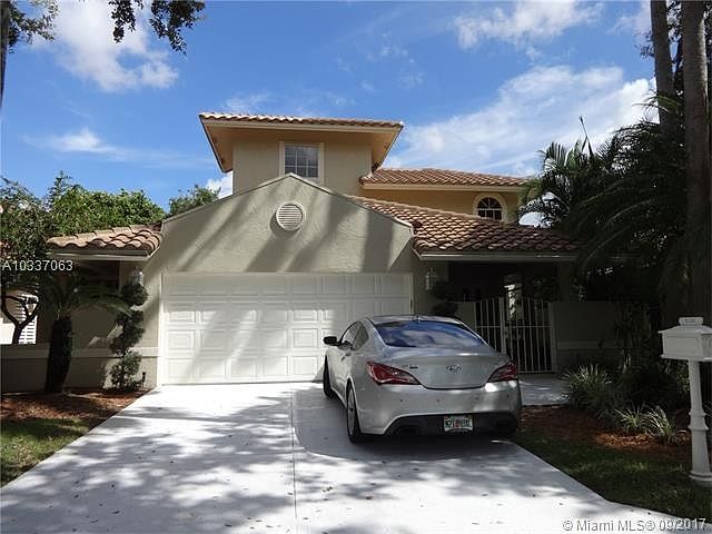 CAPTIVA CAY OFFERS HOMES WITH UNIQUE ARCHITECTURE AND DETAIL. THIS IS THE ONLY NEIGHBORHOOD IN WESTON WITH THESE DESIGNS AND FLO