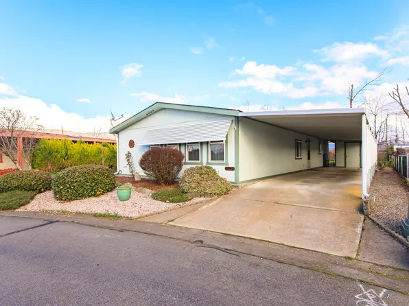 333 Mountain View Dr Unit 40, Talent, OR 97540