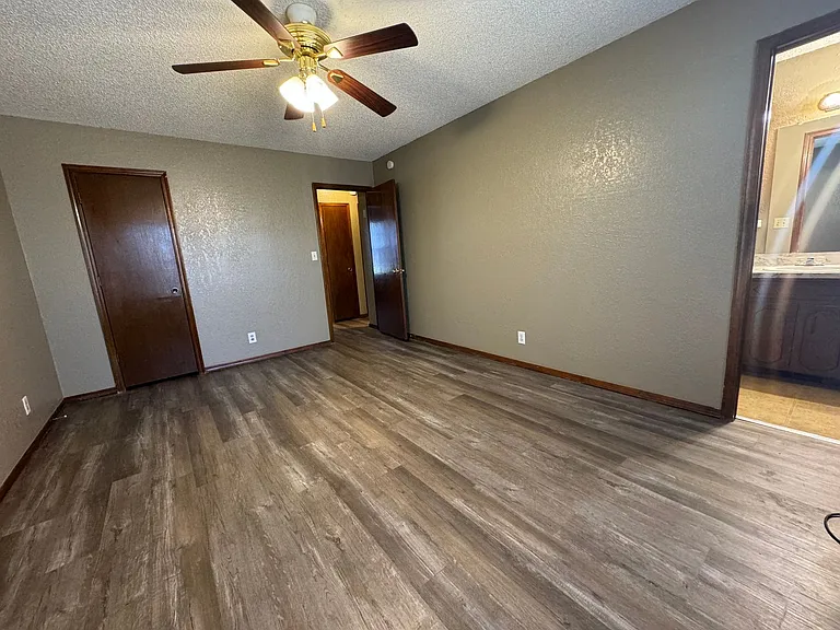 1403 S 121st East Ave — Photo 16