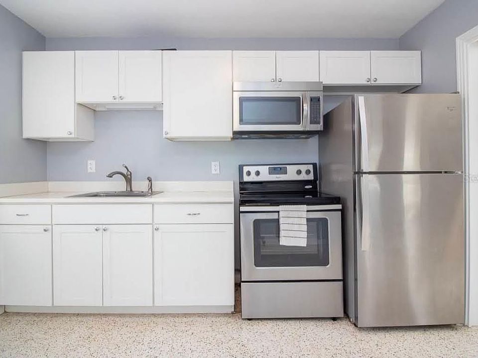 1st image of 2712 Nassau St