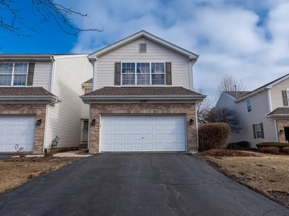 2333 Stoughton Cir, Aurora, IL 60502