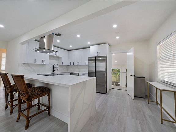 5th image of 1401 NE 16th Avenue