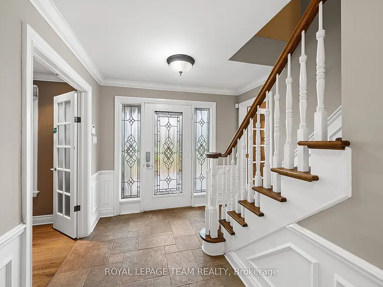 3162 Woodroffe Ave — Photo 4