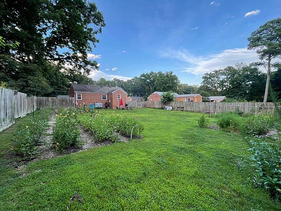 4th image of 8315 Mark Lawn Dr