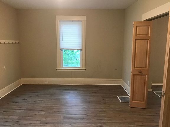 5th image of 1616 Emerson Ave N #1618