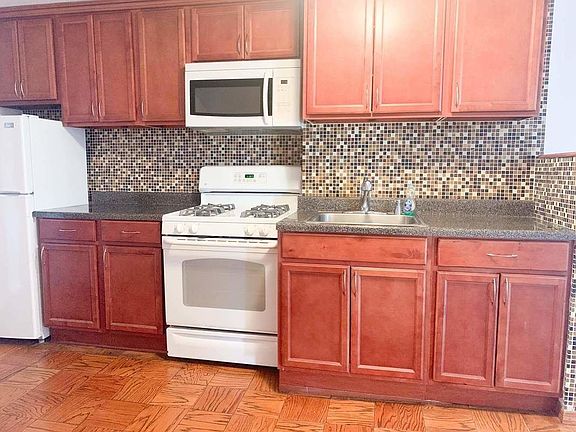 2nd image of 318 Eckford St #2F